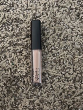 NARS Mini Radiant Creamy Concealer “Crème Brûlée”